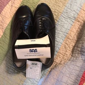 SAS Black walking shoes.  12 Med- NWOT